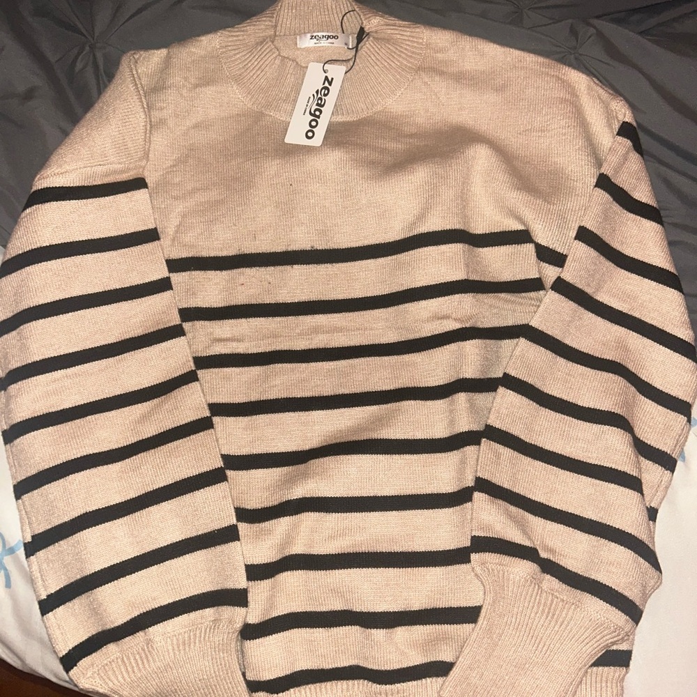 Zeagoo Women's Turtle Neck Sweater - Beige and Black Stripes